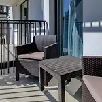 Garbary 104 - Modern Apt Near Old Town - King Bed - Free Parking