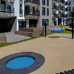 Garbary 104 - Modern Apt Near Old Town - King Bed - Free Parking