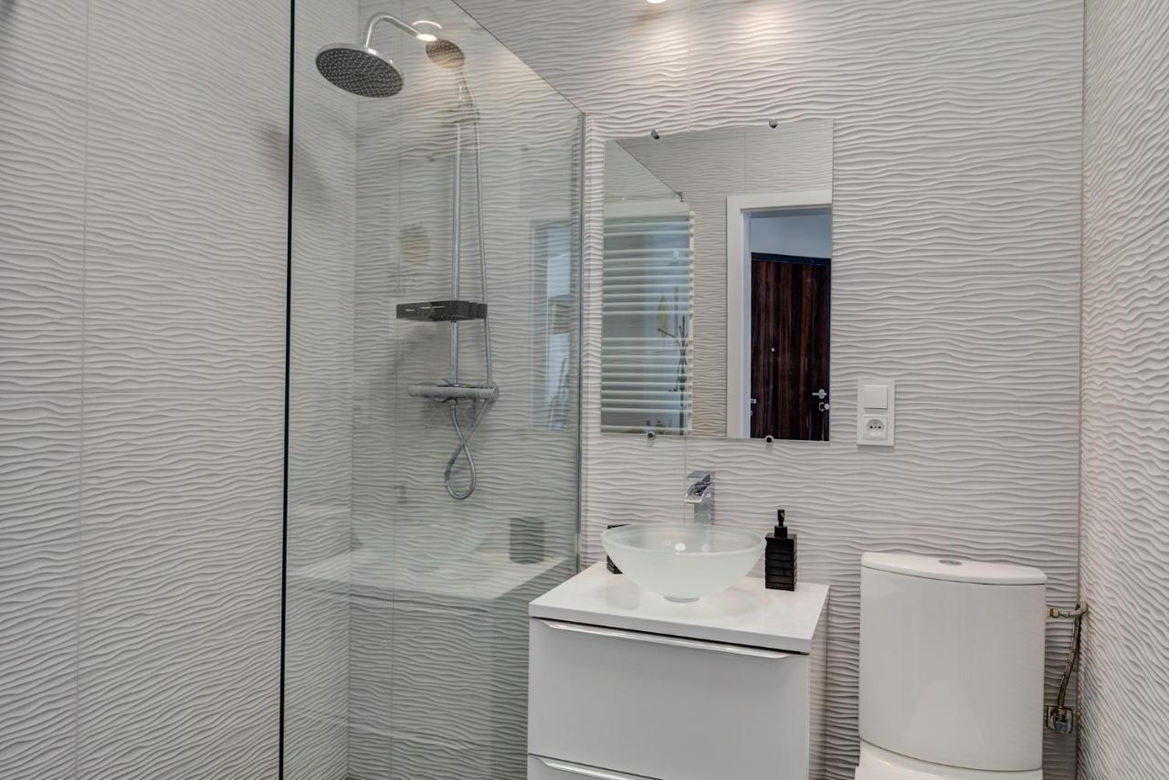 Apartament Garbary 104 - Modern Near Old Town - King Bed - Free Parking