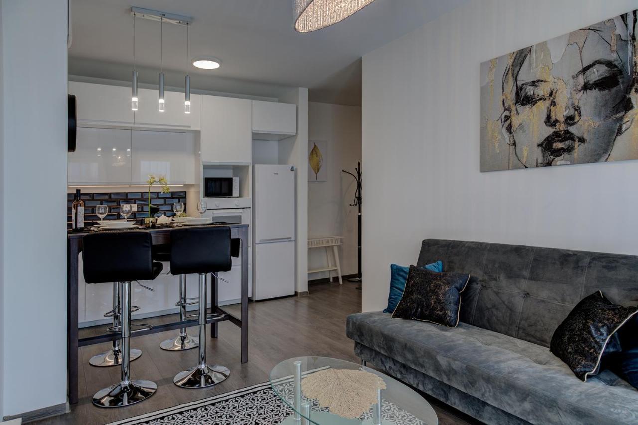 Garbary 104 - Modern Near Old Town - King Bed - Free Parking Apartament *
